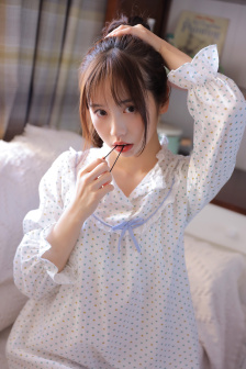 老婆运动时接听老公电话